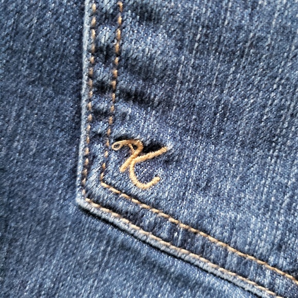 KUT Cathrine Boyfriend Denim Shorts - 4 - Picture 4 of 7